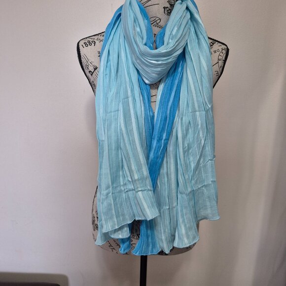 Wrap / Scarf - Picture 4 of 9